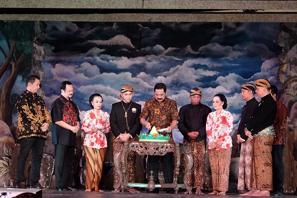 WAYANG ORANG SRIWEDARI RAYAKAN ULANG TAHUN KE 108 - Pemerintah Provinsi  Jawa Tengah