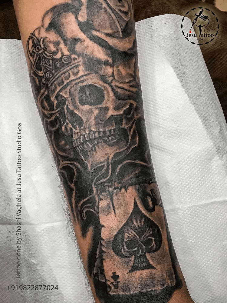 Realistic Skull Rose And Card Tattoo - Jesu Tattoo Studio 1000_x_750_png