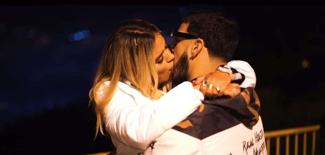 Gooey Couple Things In "Secreto" Video By Anuel Aa And Karol G (Review) - Justrandomthings 539_x_1128_jpg