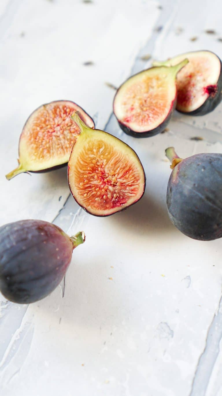fresh figs sliced in half and whole