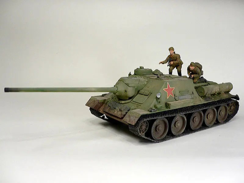 SU-100 ソビエト軍駆逐戦車 ドラゴン 1/35 組立と塗装・製作記・完成