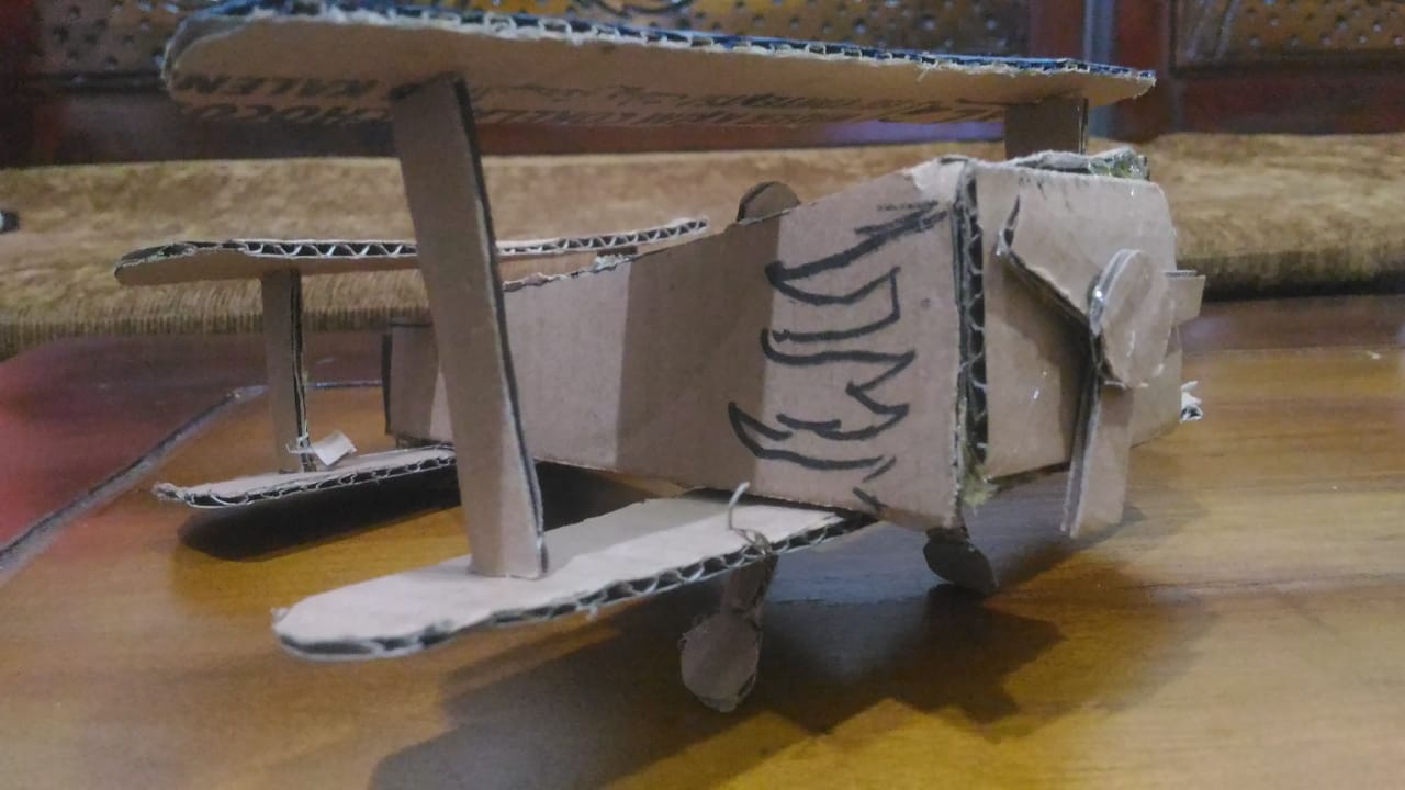 Miniatur pesawat Capung dari Kardus | khsblog :-D