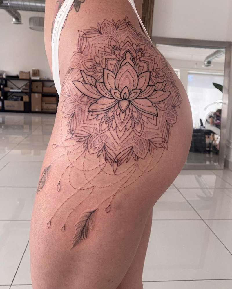 50+ Chic & Sexy Hip Tattoos For Women - Kickass Things 999_x_800_jpg