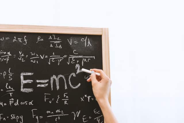 7 Kebiasaan Belajar yang Membuat Albert Einstein Jenius KoinWorks