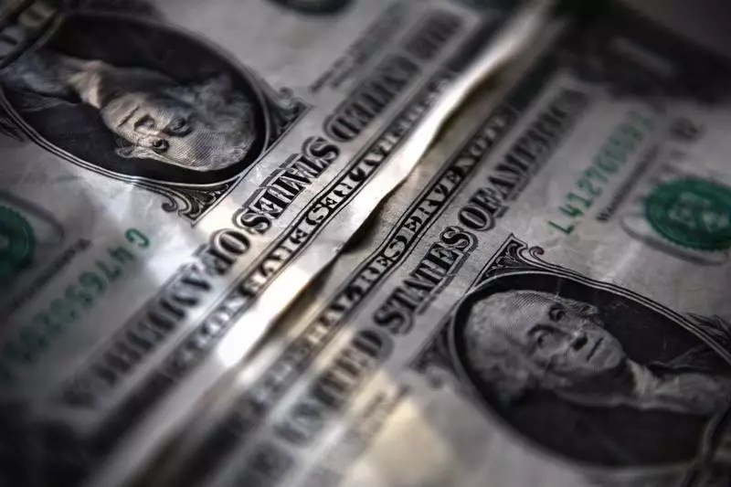 Market Reactions: The U.S. Dollar Under Pressure Amidst Political Turmoil