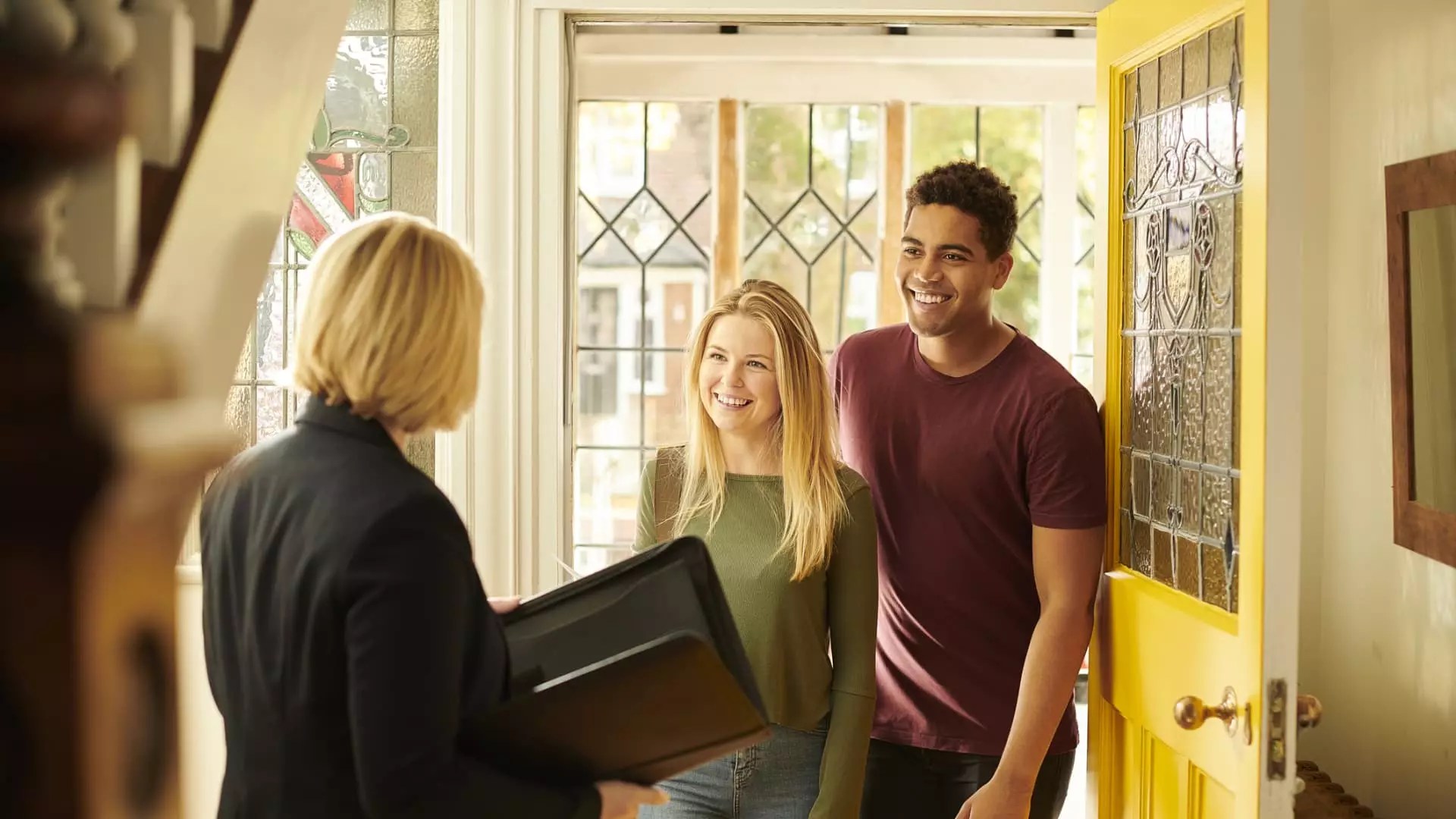 Navigating Homeowners Associations: A Double-Edged Sword for Homebuyers