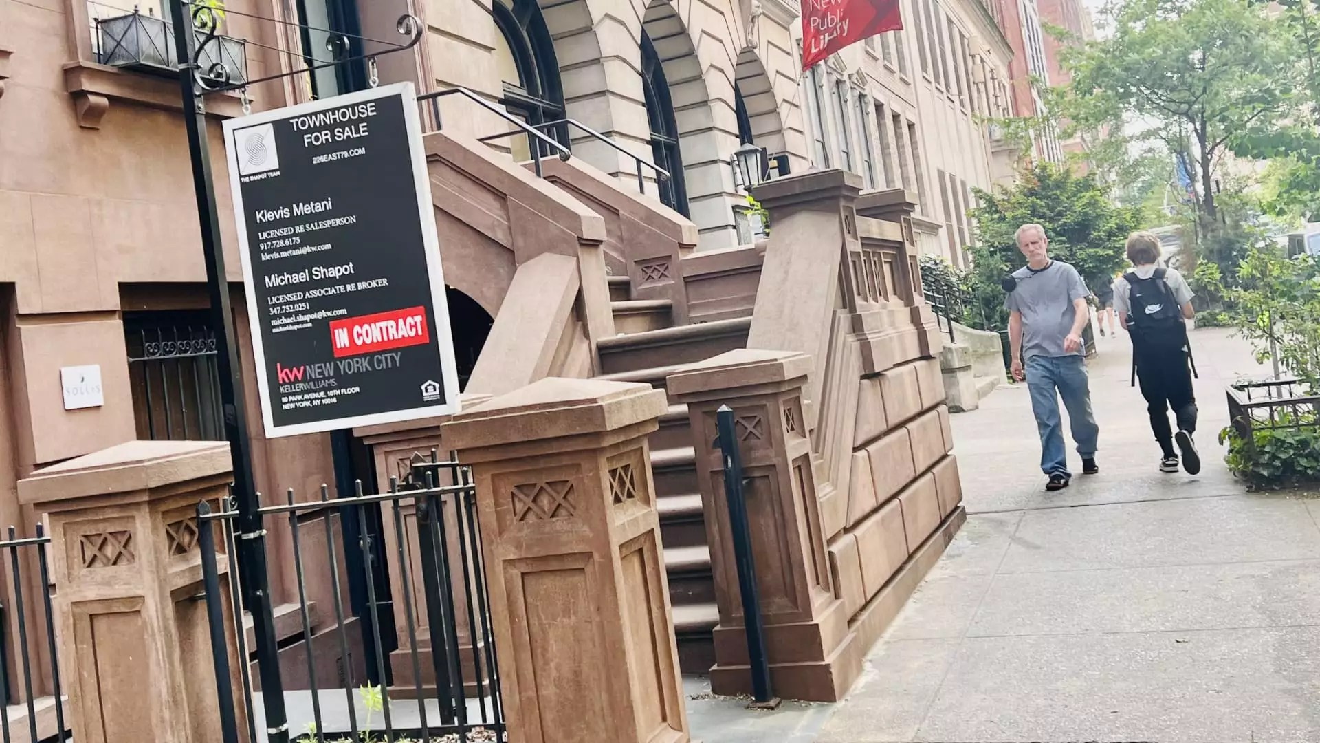 Unsettling Surge in Refinance Frenzy: A Double-Edged Sword for the Economy