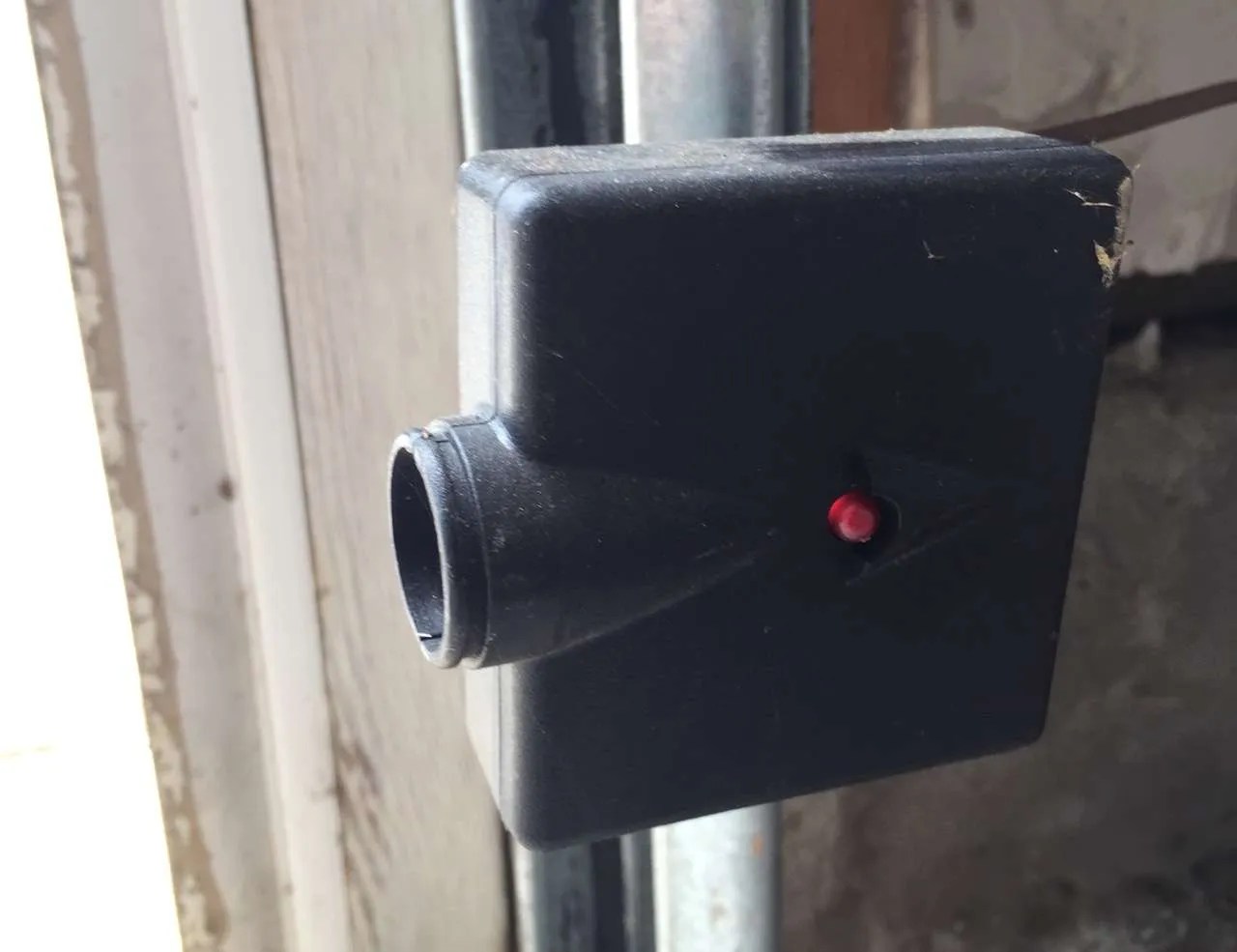 Garage Door Sensor Blinking Red 4 Times Dandk Organizer