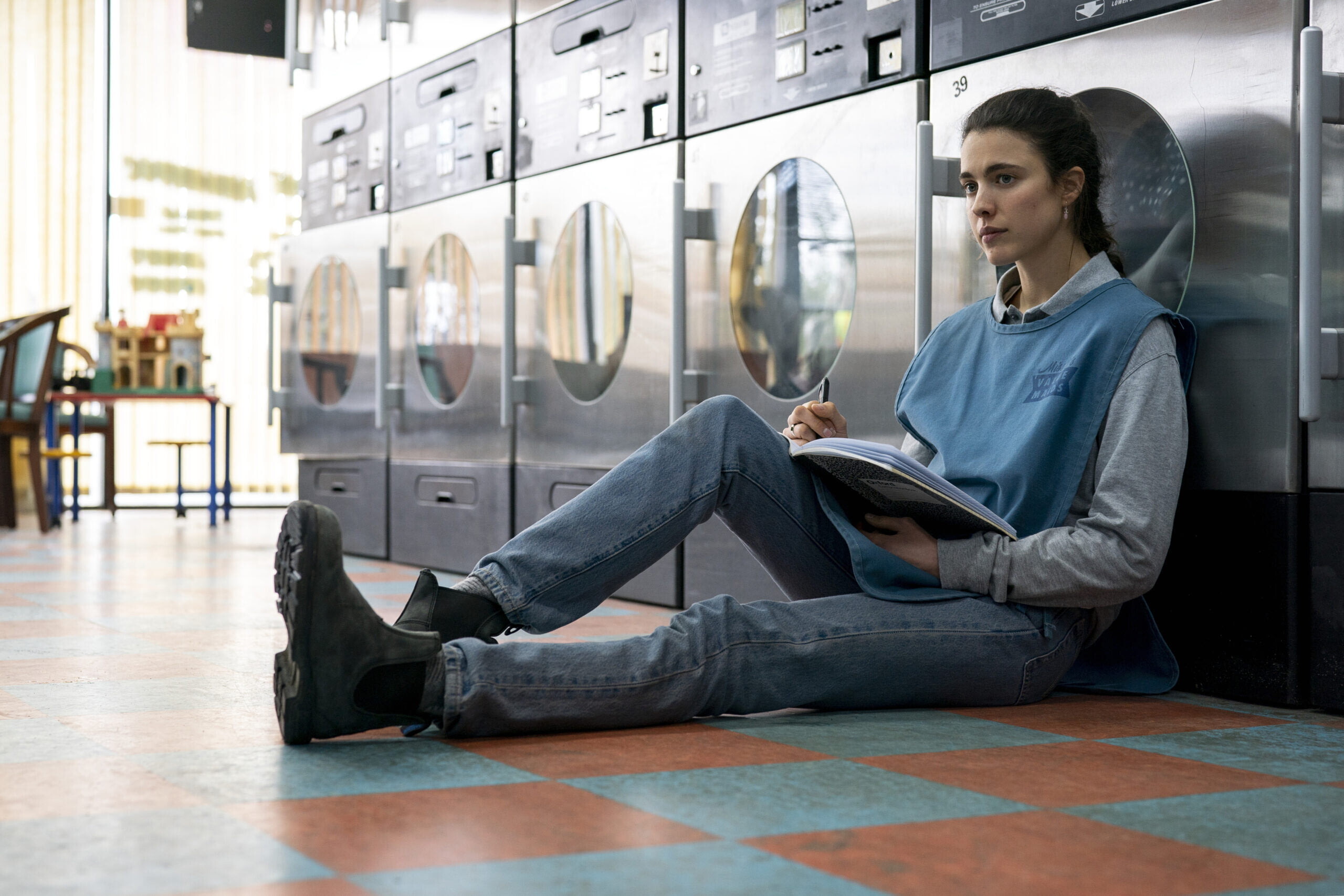 Сериал от нетфликс 2019. Нетфликс лучшее 2021. Бунтарка 2021 нетфликс. Нетфликс 13 причин. Тень и кость сериал 2021.