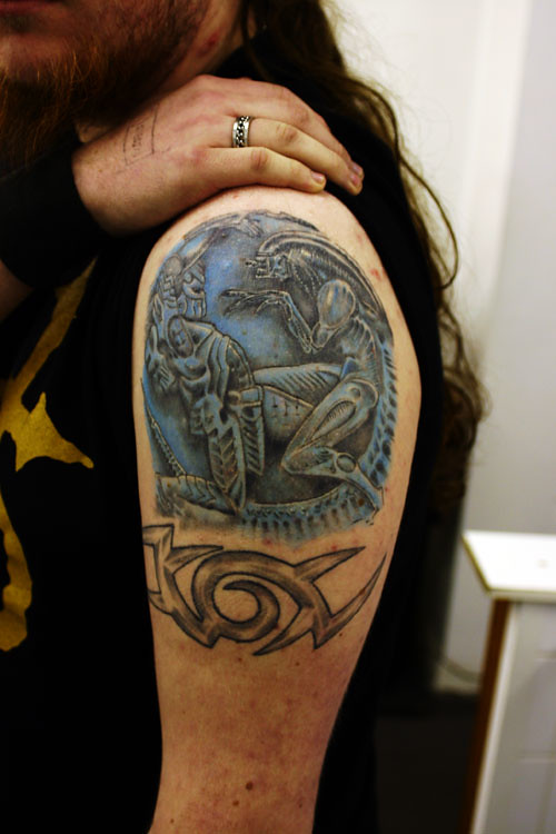 Alien-V's-Predator Tattoo | Www.facebook.com/Flamingarttatto… | Flickr 750_x_500_jpg