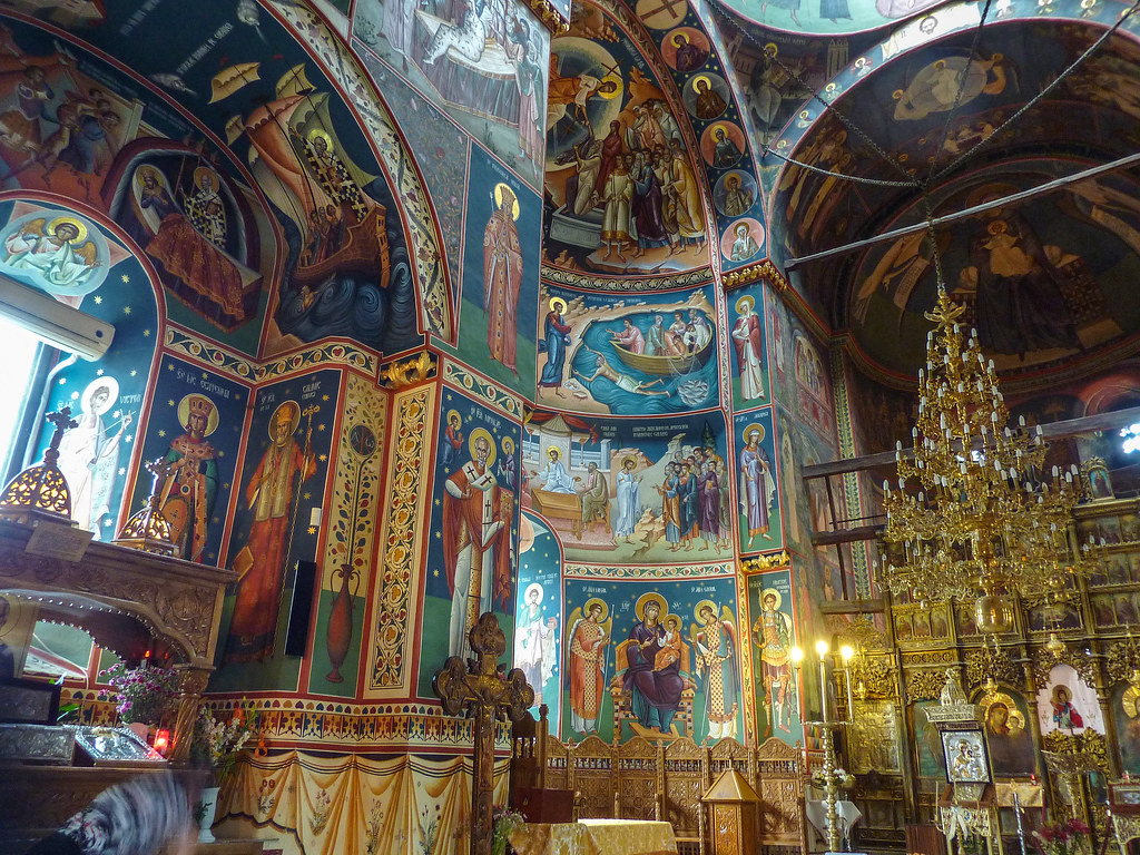 Inside The Biserica Sf Gheorghe Nou Bucharest Romania Flickr