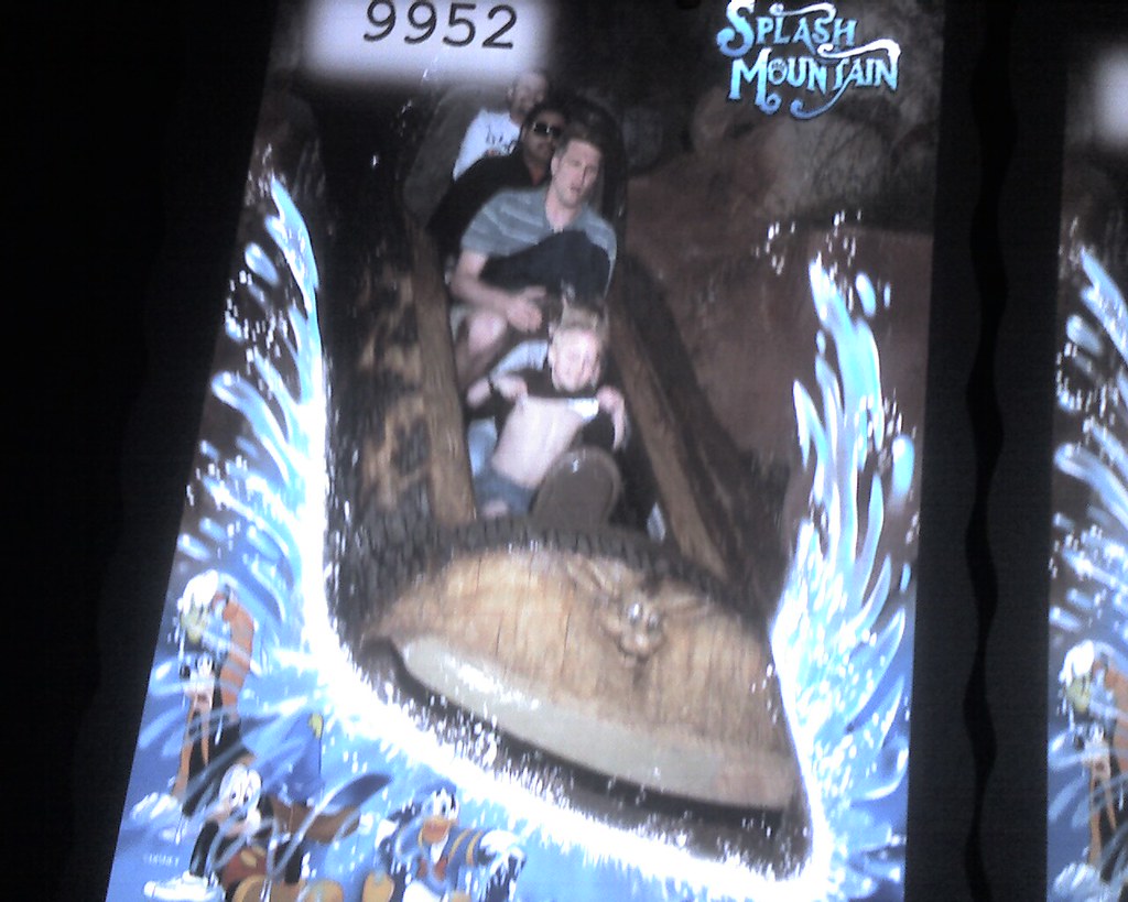 Flashing splash mountain