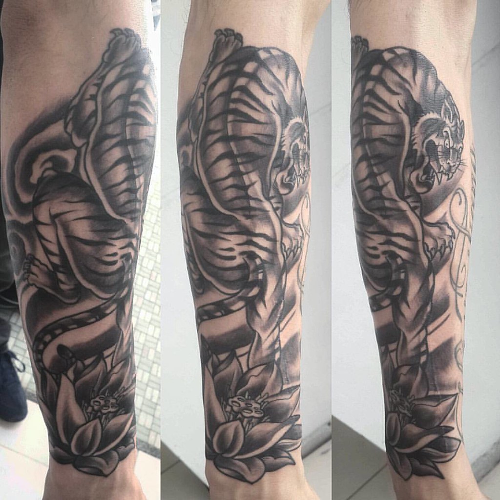 Tigre Y Flor De Loto, Algo De Oriental Para El Día. #Tatto… | Flickr 1024_x_1024_jpg