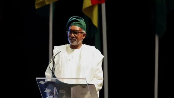 وزير الخارجية النيجيري: نرفض الضغوط الأميركية لاستقبال مهاجرين مرحلين