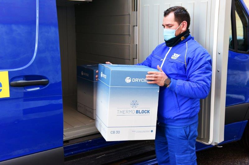 Sono In Arrivo Al Poma Con Poste Italiane 5.300 Dosi Di Vaccino Moderna - Mantovauno.it 533_x_800_jpg
