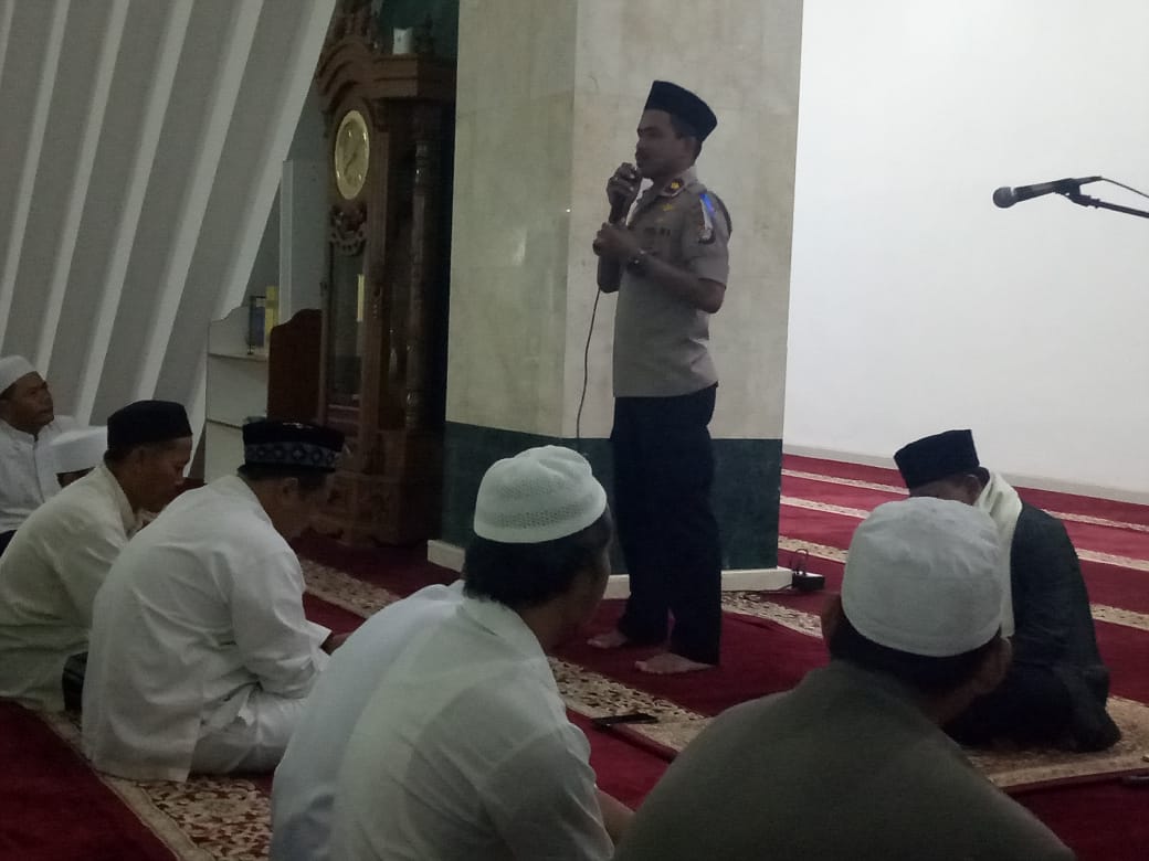KAPOLSEK CENGKARENG PIMPIN SHOLAT TARAWIH DAN BERIKAN CERAMAH KAMTIBMAS DI  MASJID K.H. HASYIM ASY&rsquo;ARI - Media Center Polres Metro Jakbar