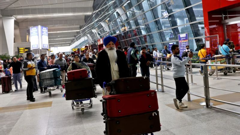 https://media.cnn.com/api/v1/images/stellar/prod/china-e-india.JPEG?c=original