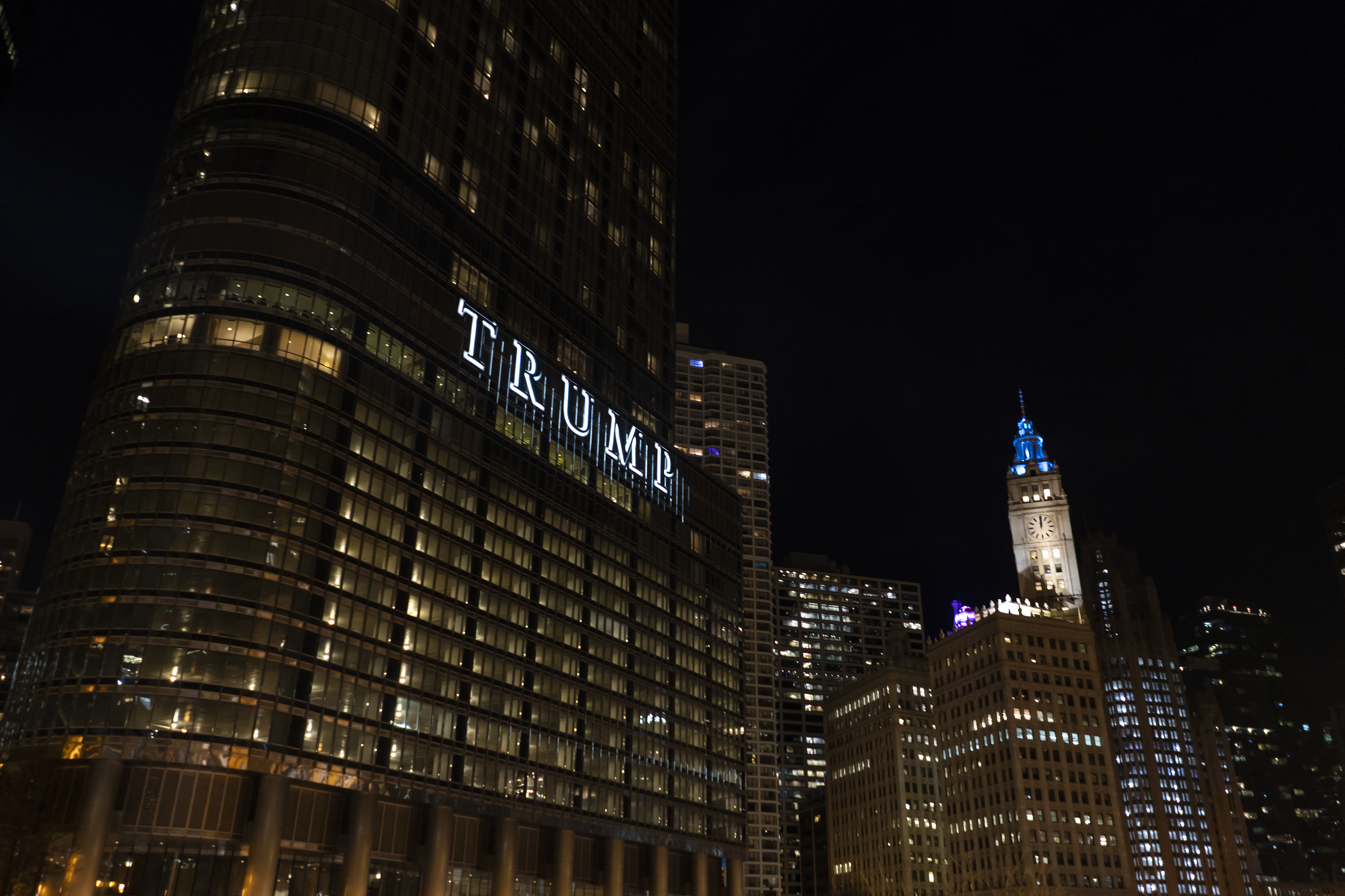 Trump Tower Chicago windows damaged by vandal: police – NBC Chicago