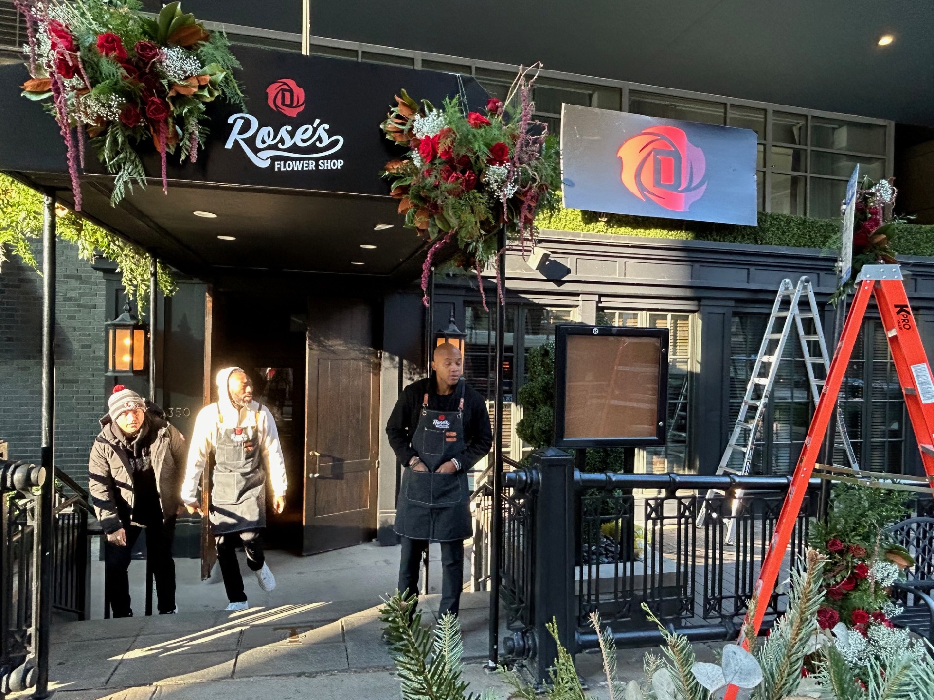 Derrick Rose pop-up flower shop draws massive lines – NBC Chicago