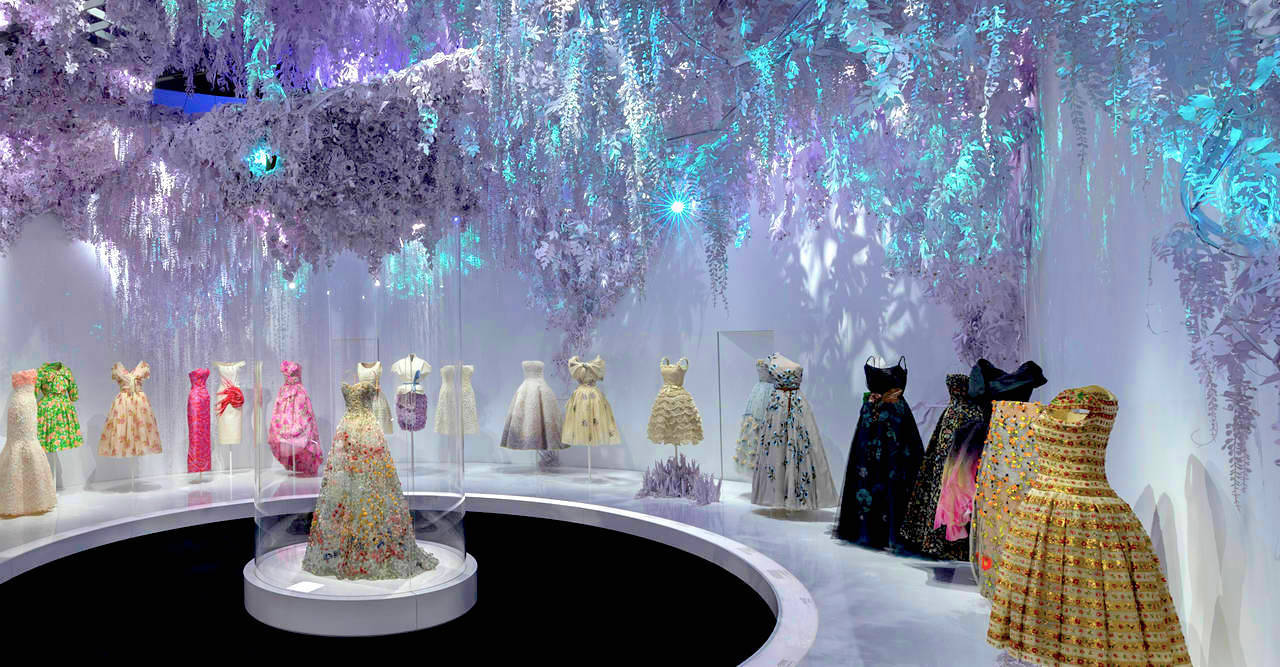 Visite Virtuelle Plongez Gratuitement Dans L Expo Christian Dior Couturier De Reve