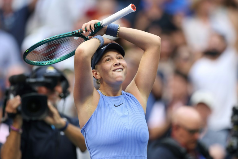 Anisimova stuns Swiatek to reach US Open semi-finals