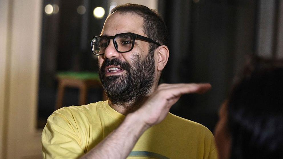 Egyptian dissident apologises for tweets as Tories push for UK deportation