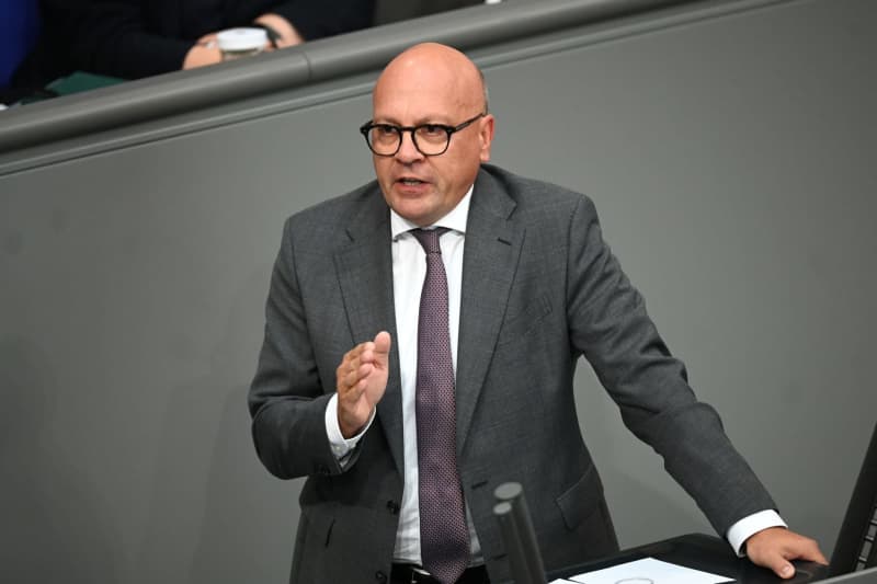 Suspected Hamas member arrests spark German twin citizenship debate