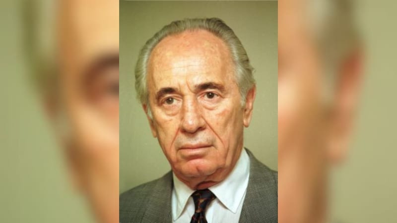 Israel Information Center organizes award ceremony for books on Shimon Peres, Moshe Sharett
