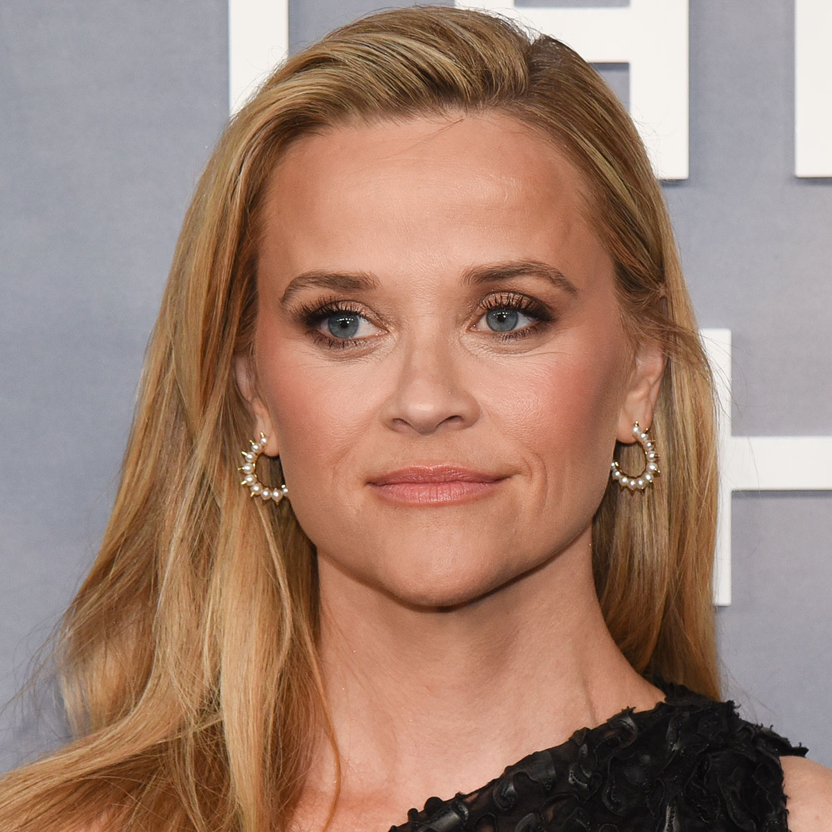 Reese witherspoon nip slip