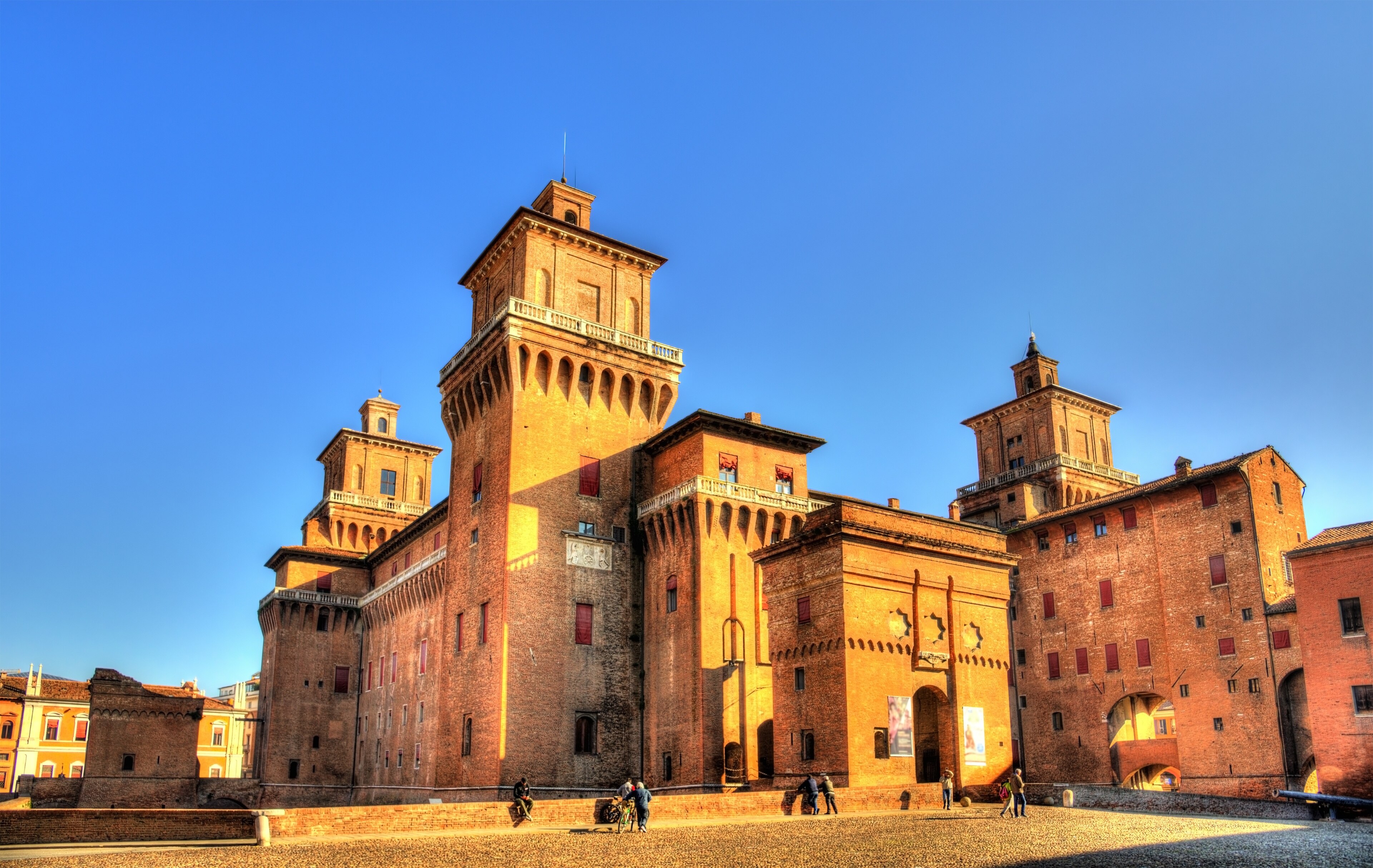 Visita Centro Storico Di Ferrara: Scopri Il Meglio Di Centro Storico Di Ferrara, Ferrara, Nel 2022 | Viaggia Con Expedia 224_x_360_jpg