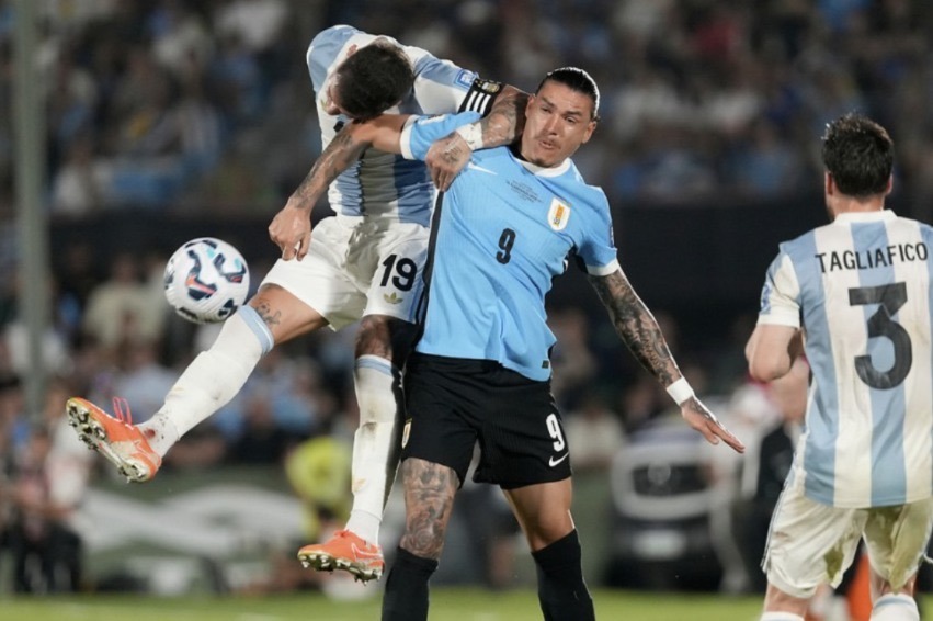Uruguay perdió 1-0 con Argentina por Eliminatorias