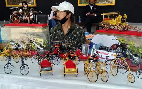 Kawat Tembaga ‘Disulap’ Miniatur Harley - Memontum.Com