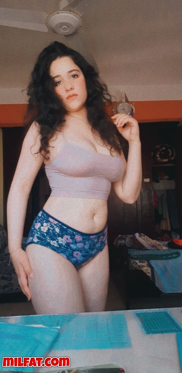 مصري - نودز اندر ايدج مصرية حصري البت جسمها مرسوم مفهوش غلطو وقمر تصور جسمها لحبيبها وتصور بزازها الروعة وتقفش فيهم ومش متعودة علي التصوير | أفلام سكس عربي | منتديات ميلفات سكس عربي نودز عربي