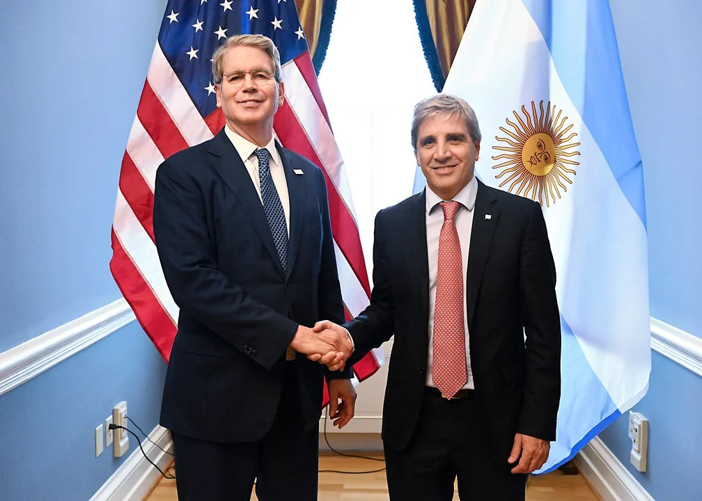 Luis Caputo se reúne con Scott Bessent para reforzar la alianza entre Milei y Trump Luis Caputo se reúne con Scott Bessent para reforzar la alianza entre Milei y Trump
