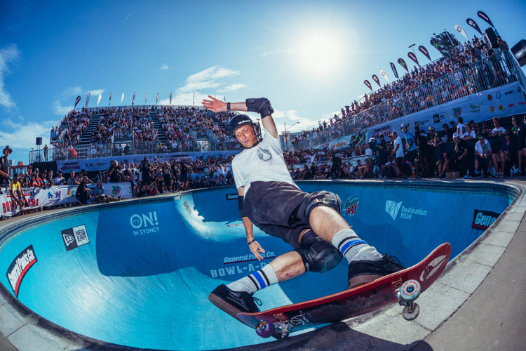 Bowl-A-Rama 2016 - Aus On Behance 500_x_750_png