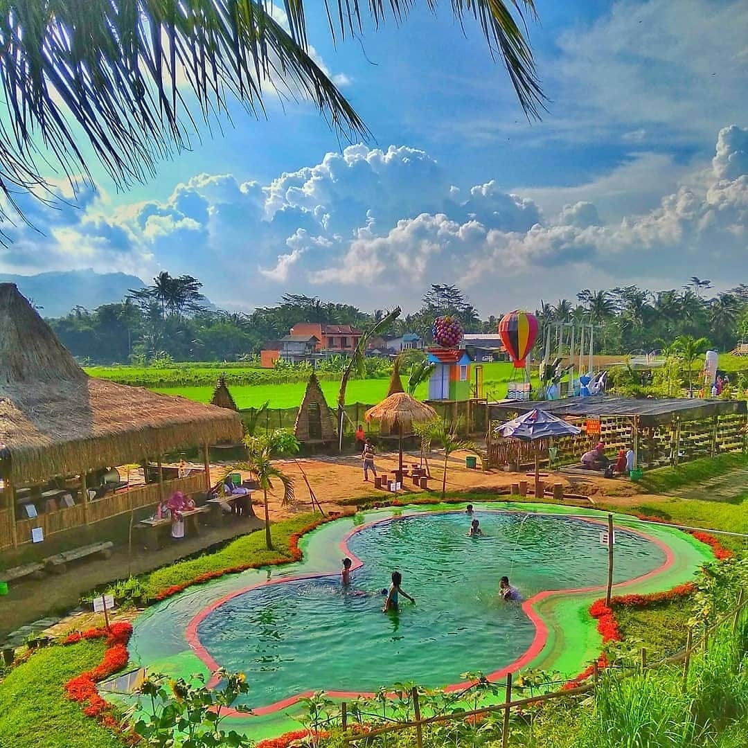Review Objek Wisata Taman Naura Ngluwar Magelang Jawa Tengah | by Burhan  Abdillah Sanjaya | Medium