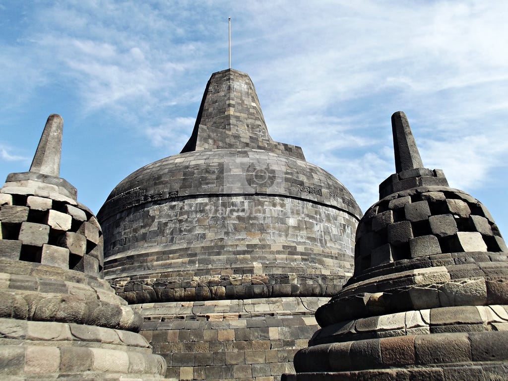 Candi Borobudur | by Yacob Wijaya | Marcapada | Medium