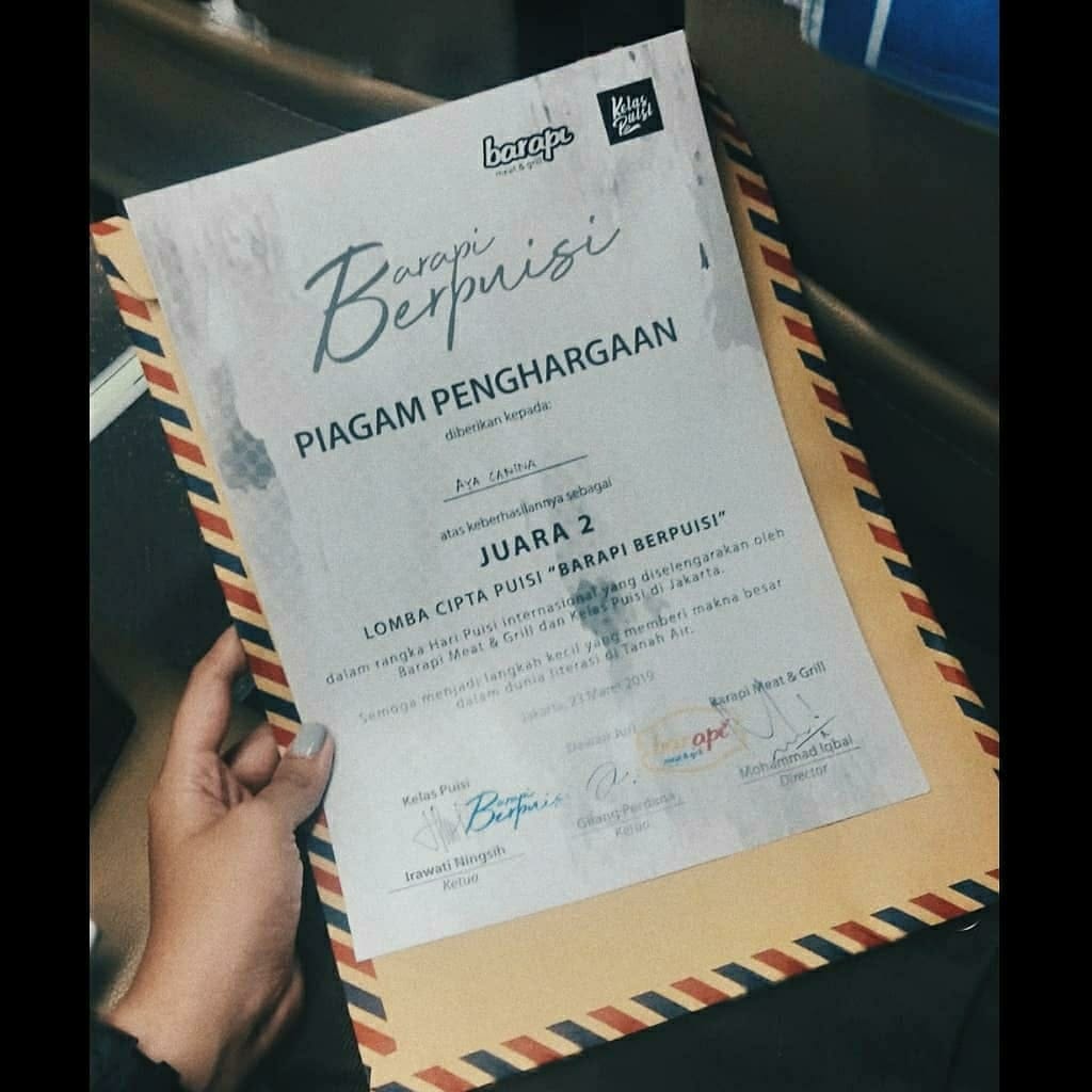 Ia Meminjam Wajah Puisi: Sebuah Memori | by Aya Canina | Medium