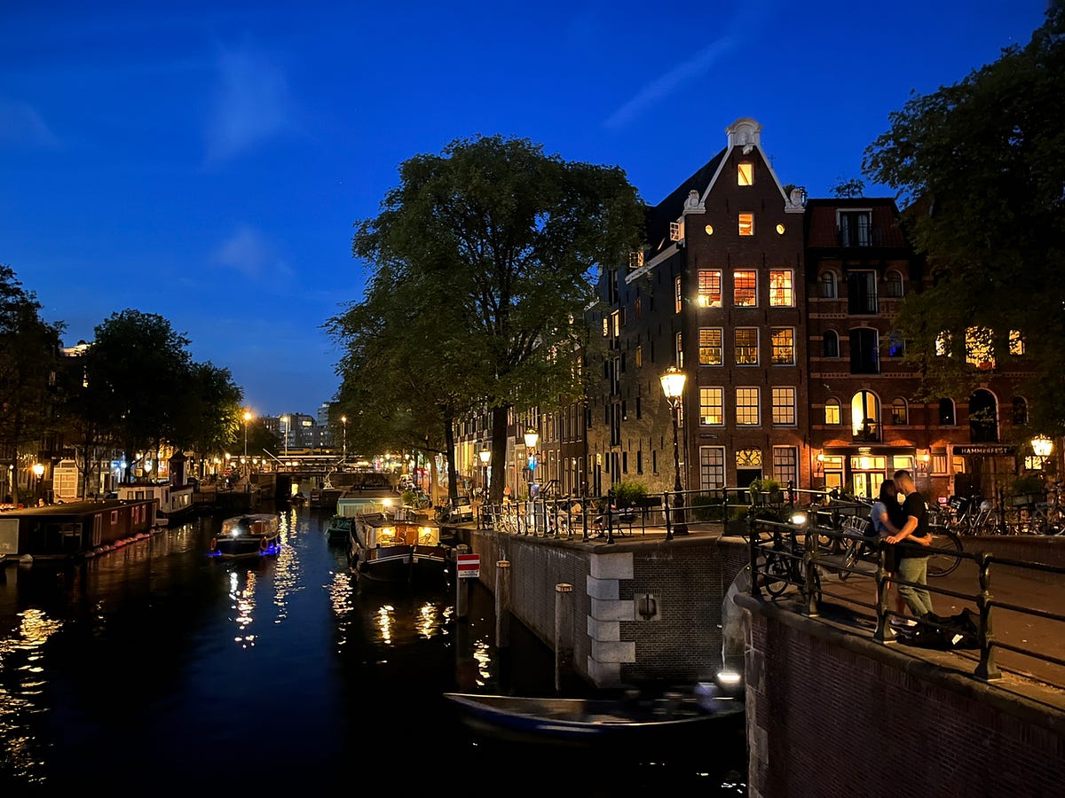 阿姆斯特丹 夜 機