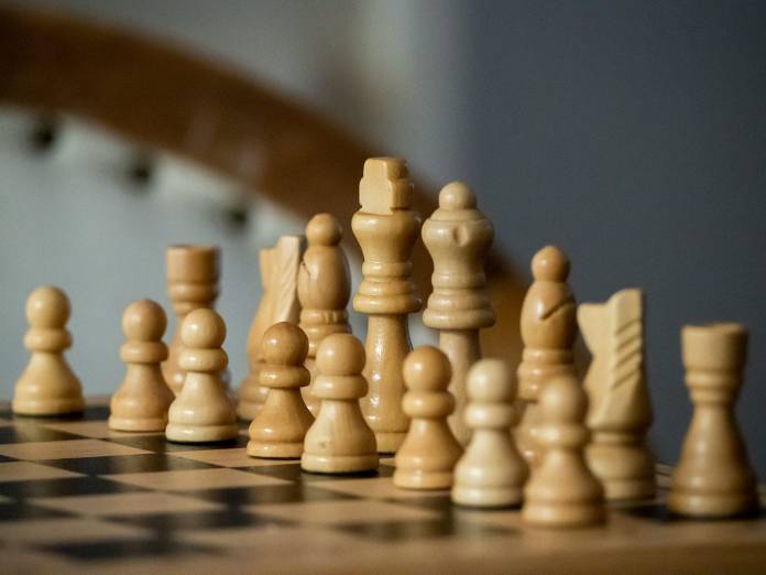 Exploring the Fun and Learning of Cool Math Games: A Deep Dive into Run 3, Slice Master, and Chess