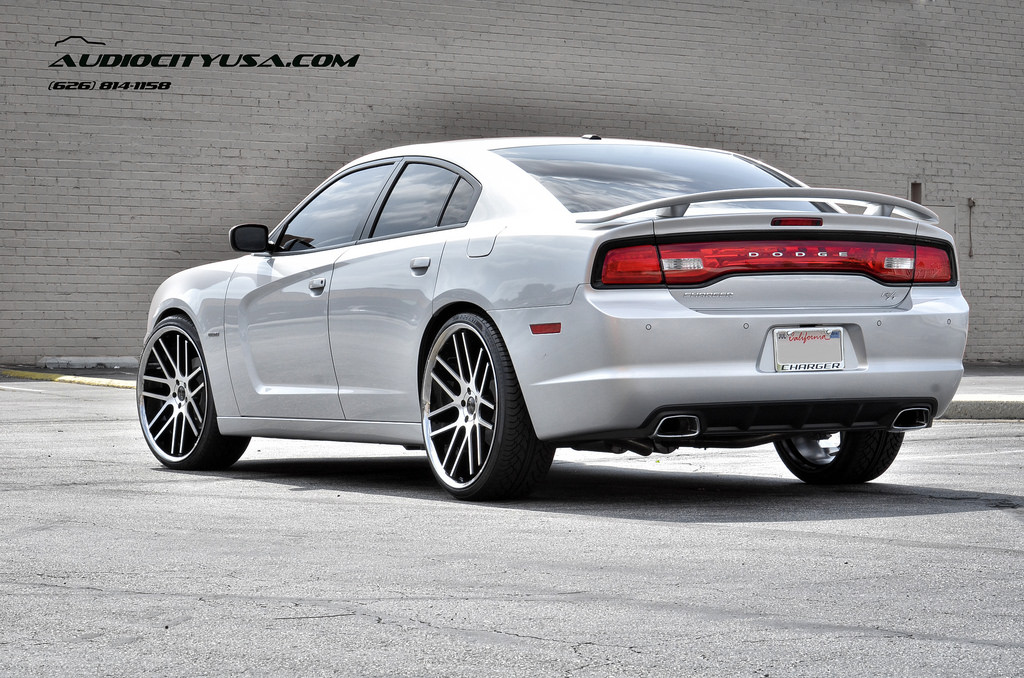 Dodge Charger Custom Wheels Gianelle Yerevan 24x10 0 Et Tire Size 255 30 R24 X Et