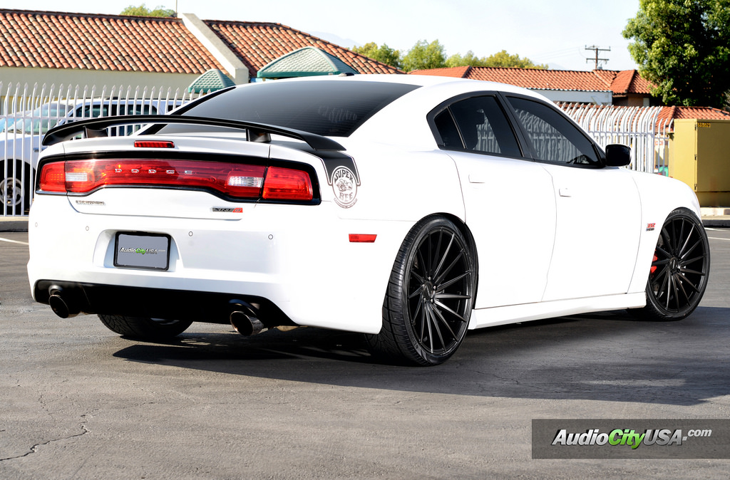 Dodge Charger Custom Wheels Varro Vd 15 22x9 0 Et Tire Size 265 35 R22 22x10 5 Et 295 30 R22
