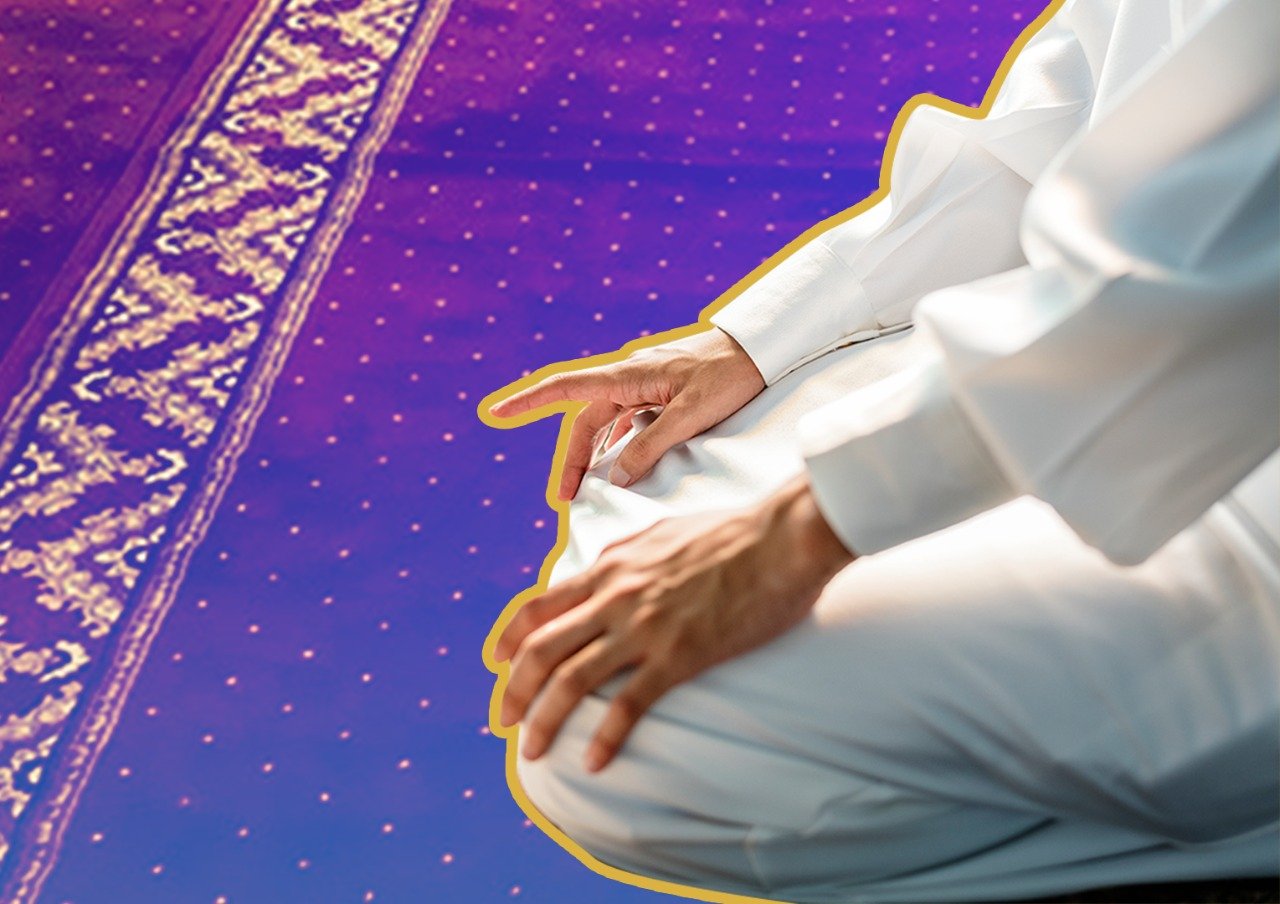 Mengacungkan Telunjuk Saat Duduk dalam Salat - Cahaya Islam Berkemajuan