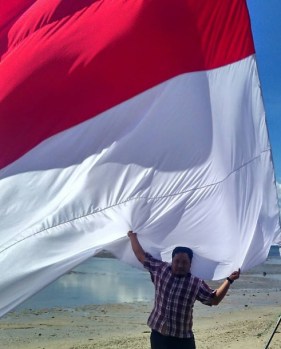 Pengertian Hukum Dasar Negara Indonesia – BESMAH DAN DIWETIGE
