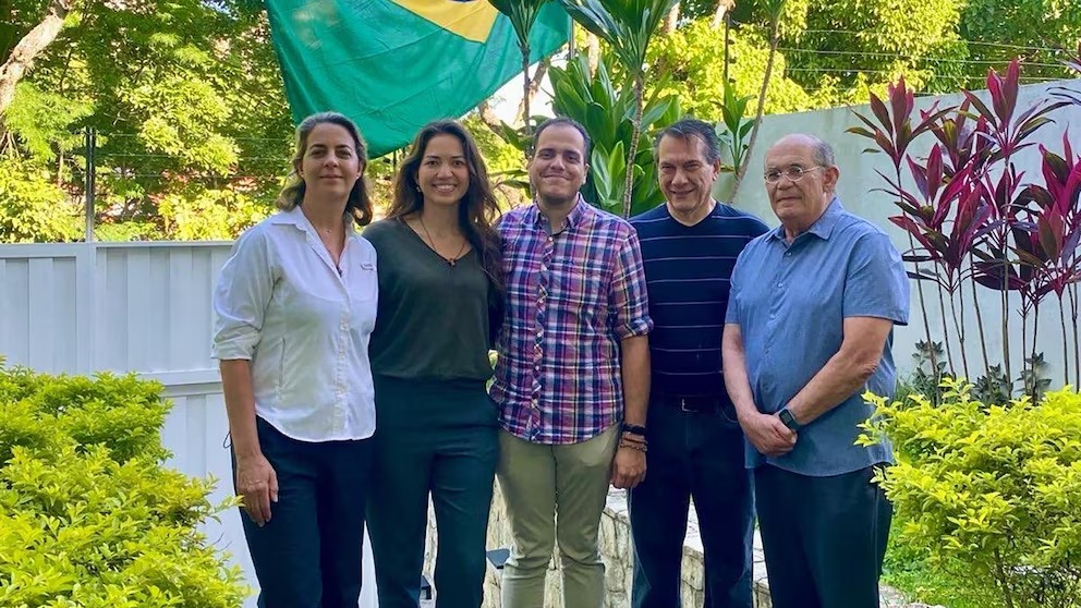 Liberan a cinco opositores venezolanos refugiados en la embajada argentina en Caracas tras una operación de EE. UU.