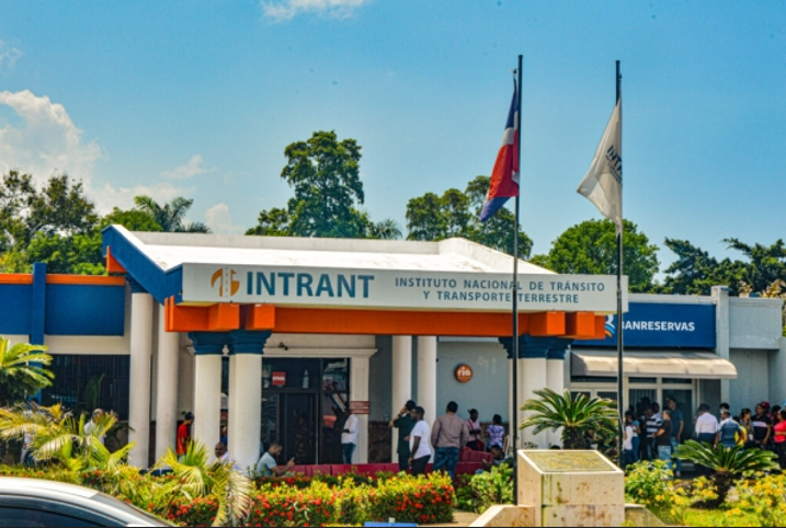 Intrant anuncia rutas alternas frente a obstrucción de la calle Gustavo Mejía Ricart por trabajos