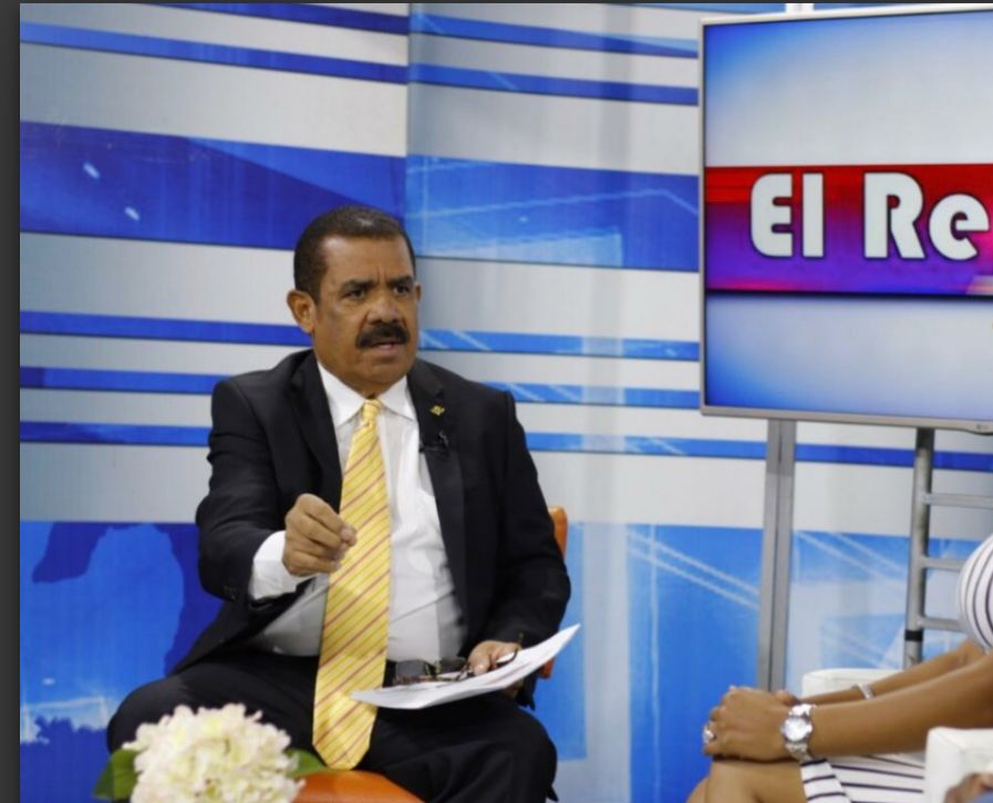 Sánchez Roa acusa a funcionarios de negligencia en presencia de escasez y acrecentamiento del precio de la carne de pollo Sánchez Roa acusa a funcionarios de negligencia en presencia de escasez y acrecentamiento del precio de la carne de pollo