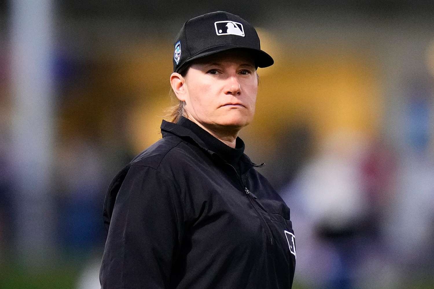 Jen Pawol hará historia como la primera mujer en arbitrar un pasatiempo oficial de la MLB este sábado Jen Pawol hará historia como la primera mujer en arbitrar un pasatiempo oficial de la MLB este sábado