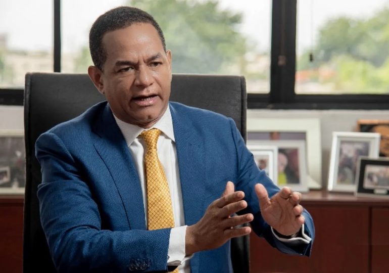Exsenador alaba a Carolina Mejía como Exsenador alaba a Carolina Mejía como