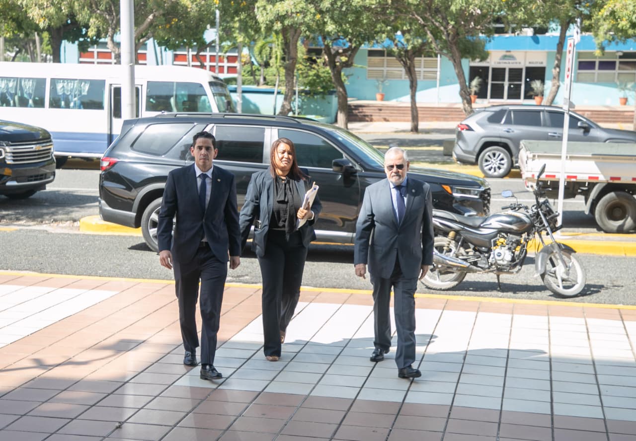 Procuraduría recibe expediente sobre irregularidades en el Senasa